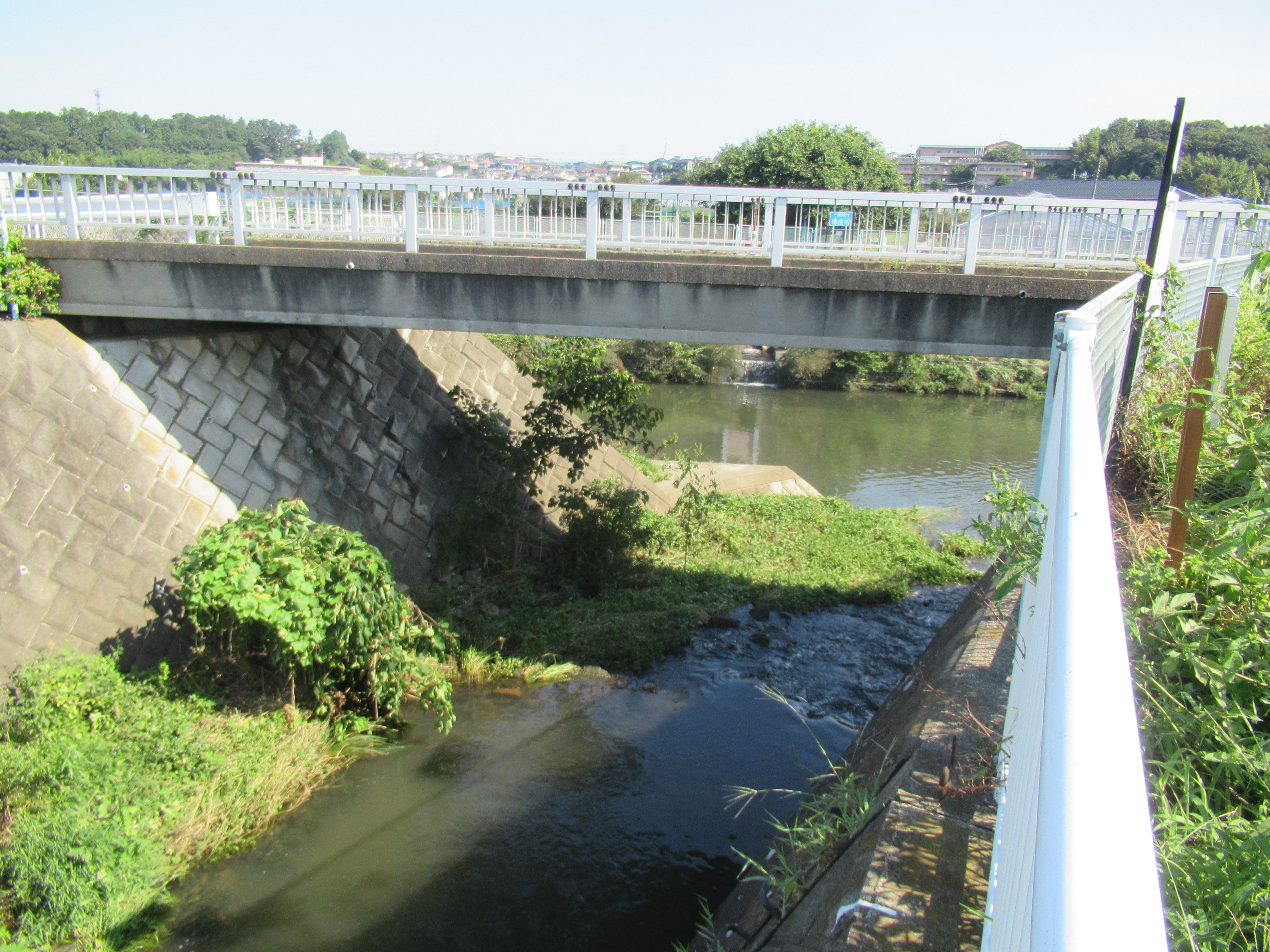�恩田川梅田川合流地点